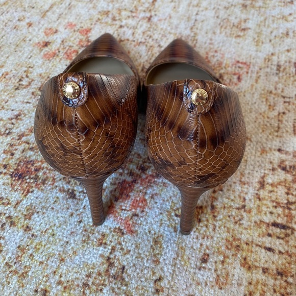 MICHAEL KORS Dorothy Flex Pump - Picture 3 of 4